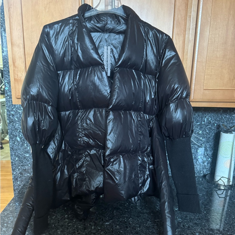 Black Puffer Belted Jacket - Picture 11 of 16